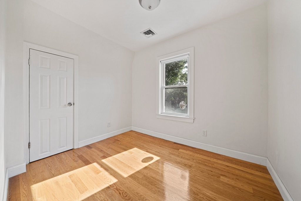 26 Stewart St