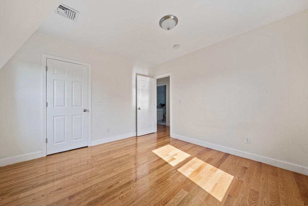 26 Stewart St