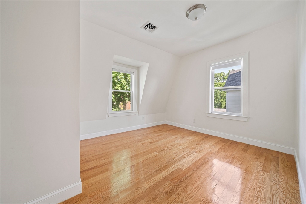 26 Stewart St