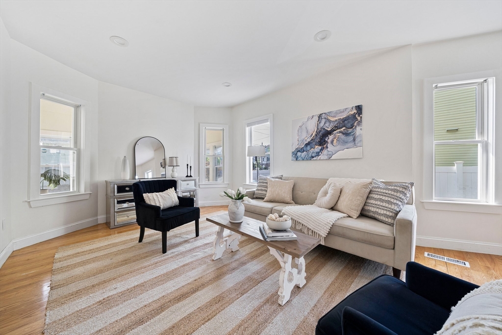 26 Stewart St