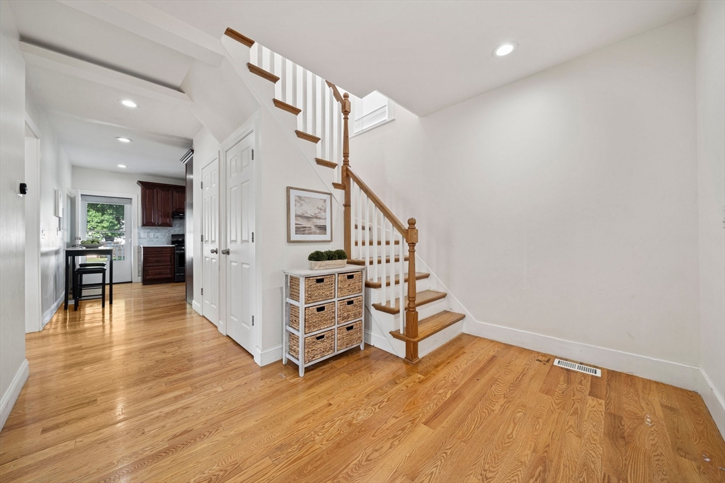 26 Stewart St