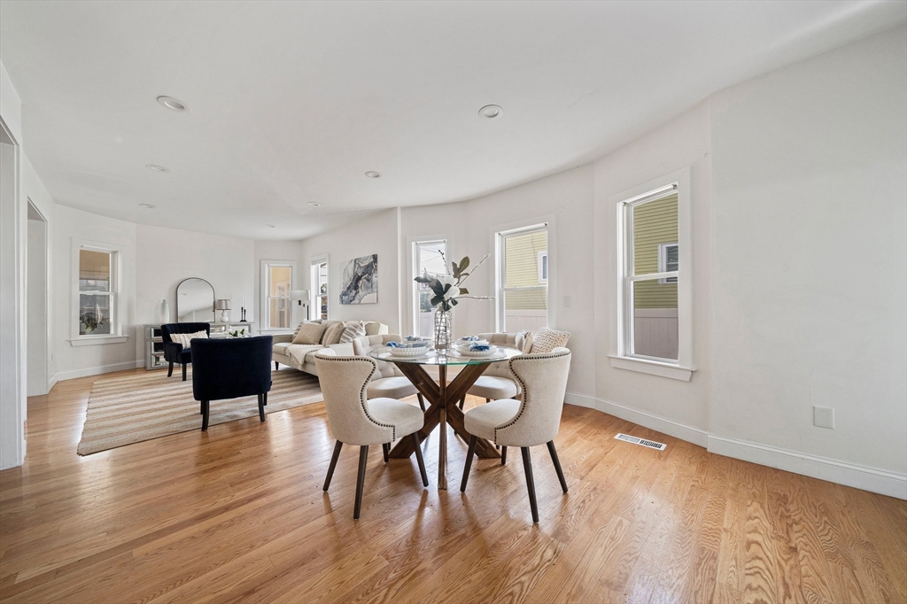 26 Stewart St