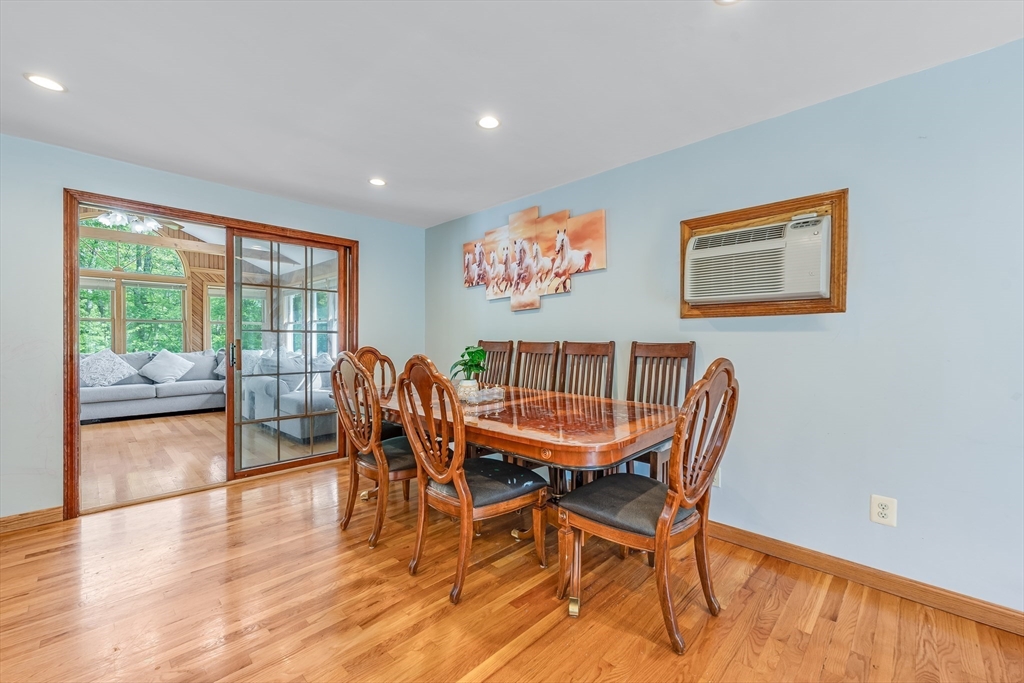 111 E Vanston Rd
