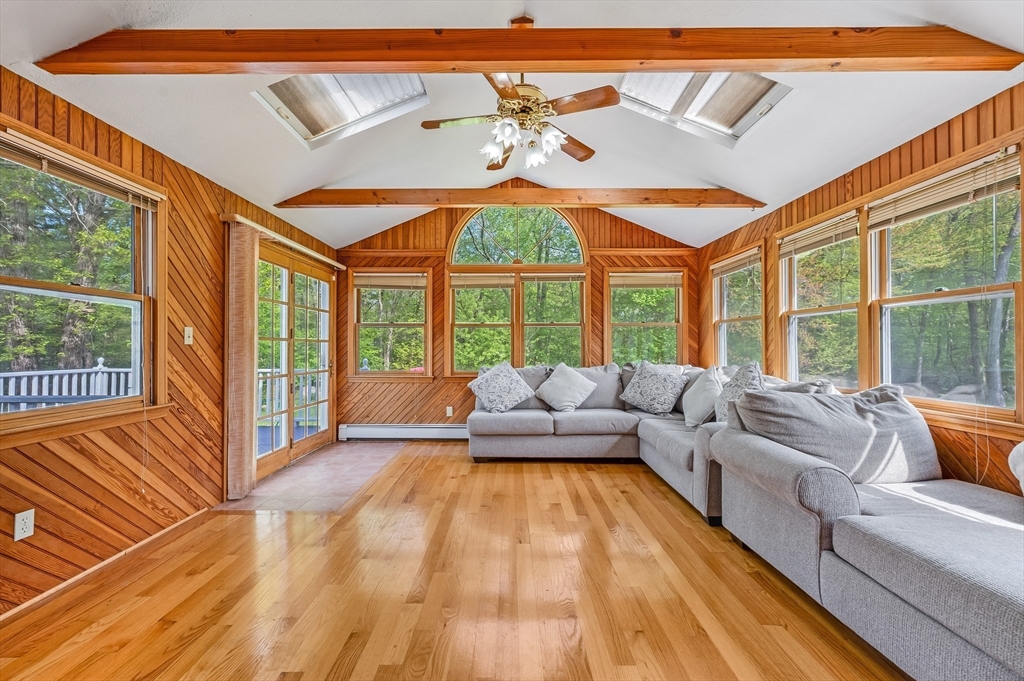 111 E Vanston Rd