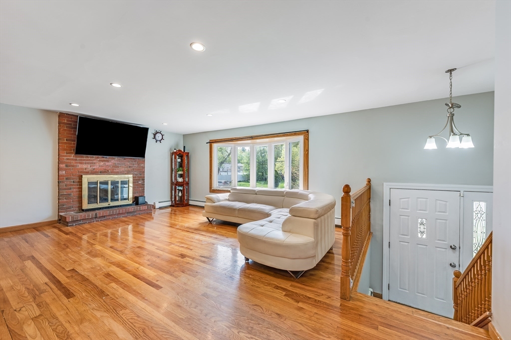 111 E Vanston Rd