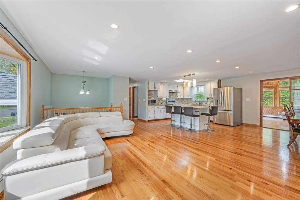 111 E Vanston Rd