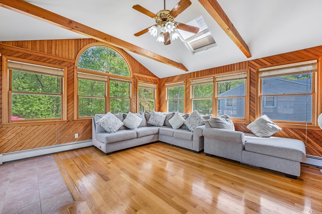 111 E Vanston Rd
