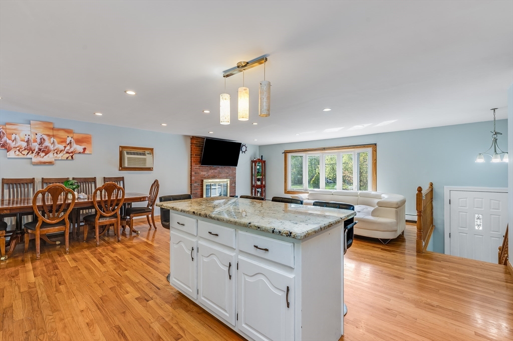 111 E Vanston Rd