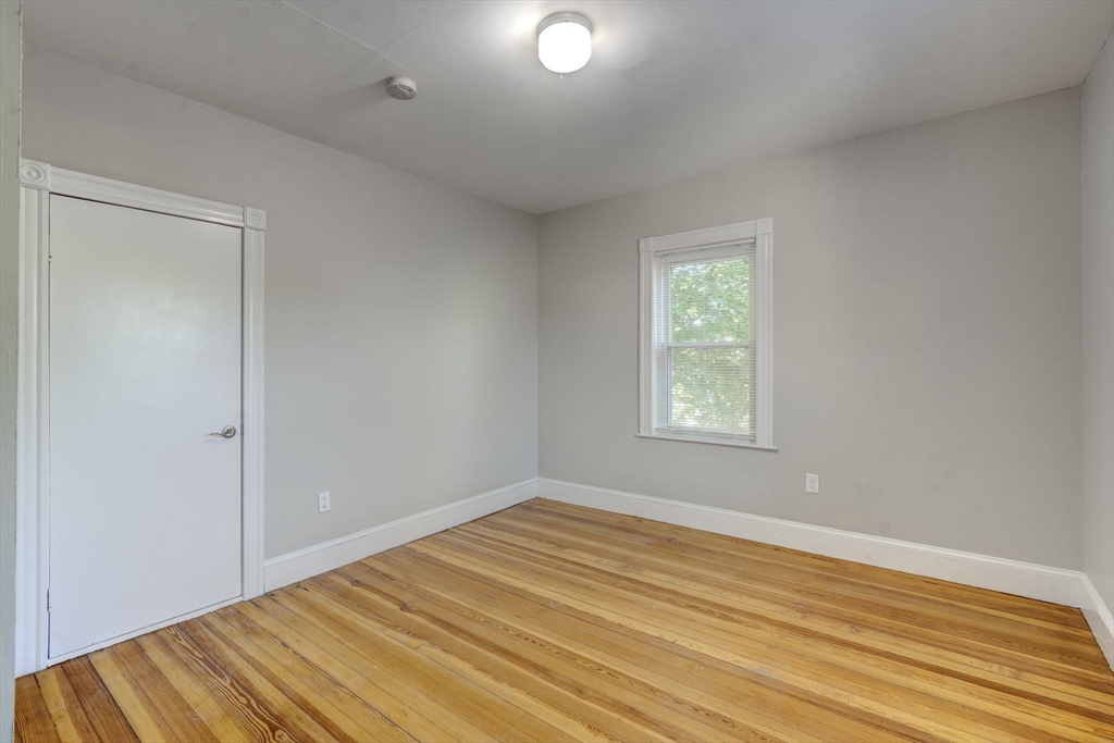 90 Safford St # 2