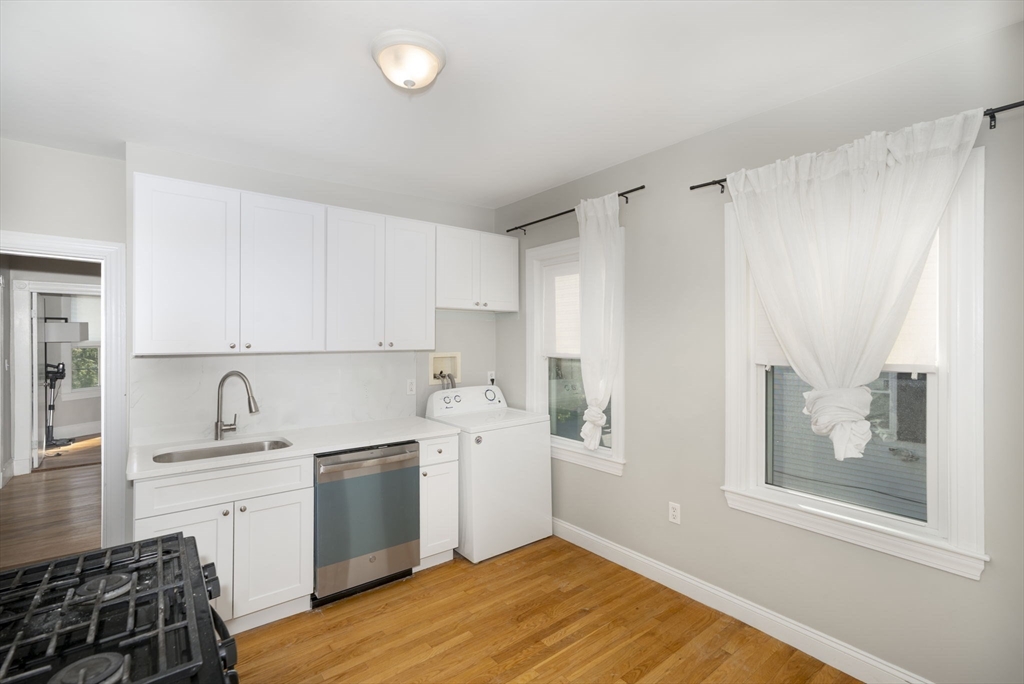 90 Safford St # 2