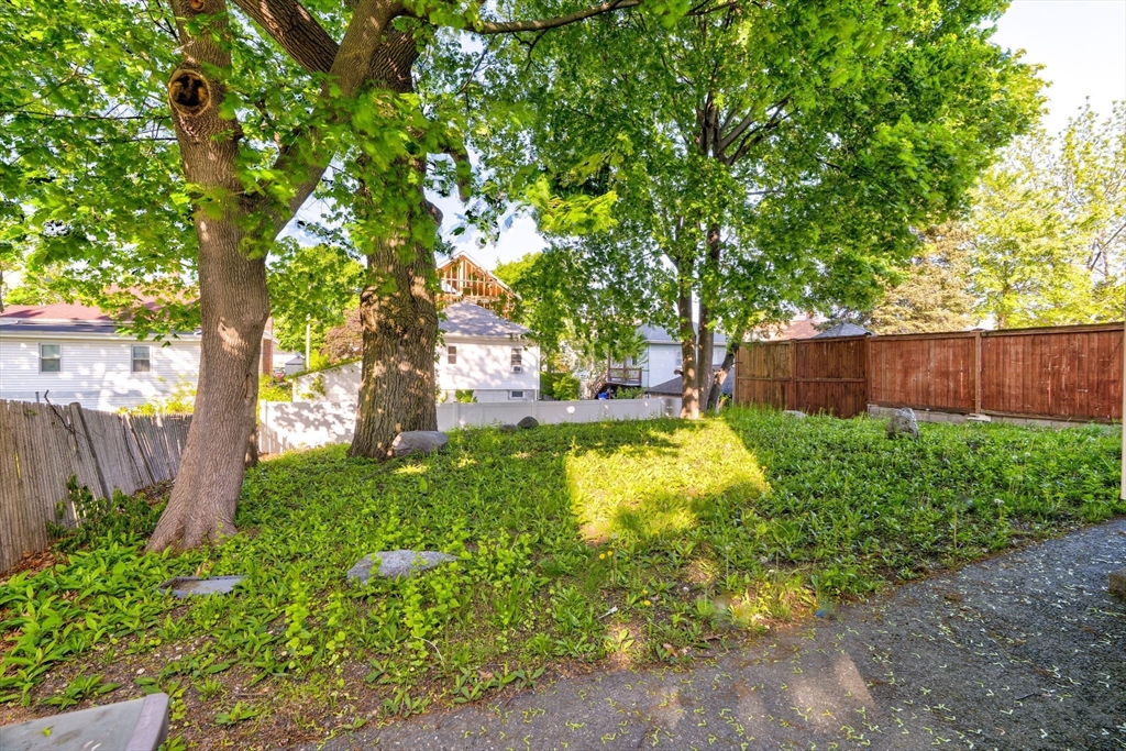 90 Safford St # 2