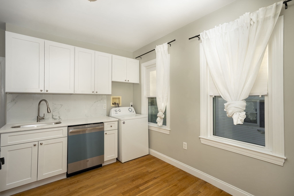 90 Safford St # 2