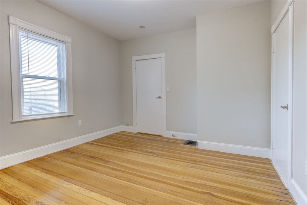 90 Safford St # 2
