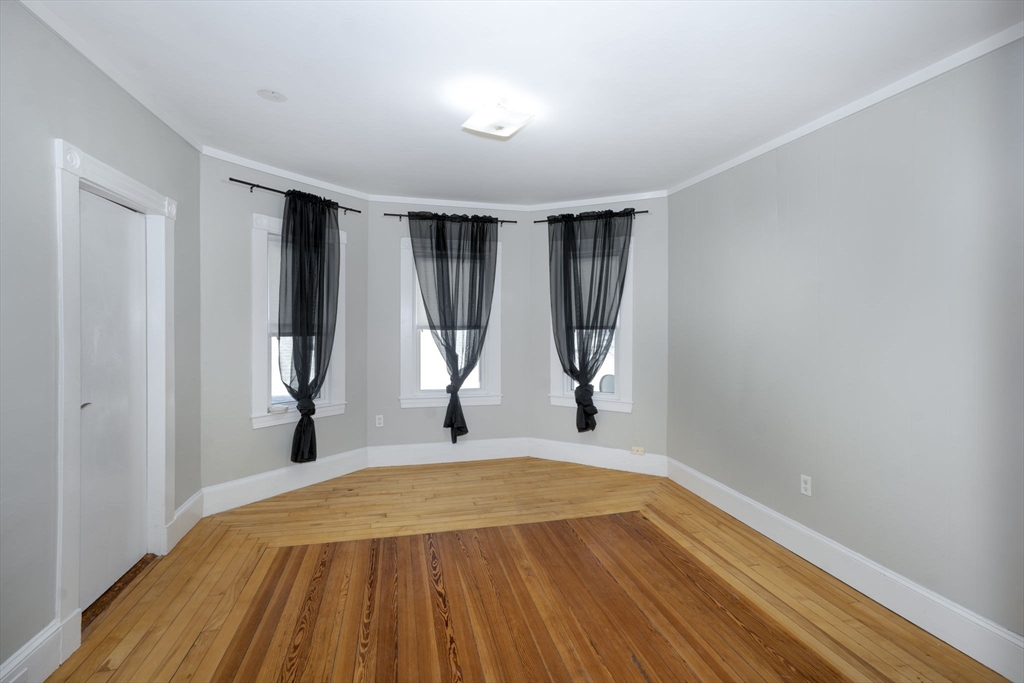 90 Safford St # 2