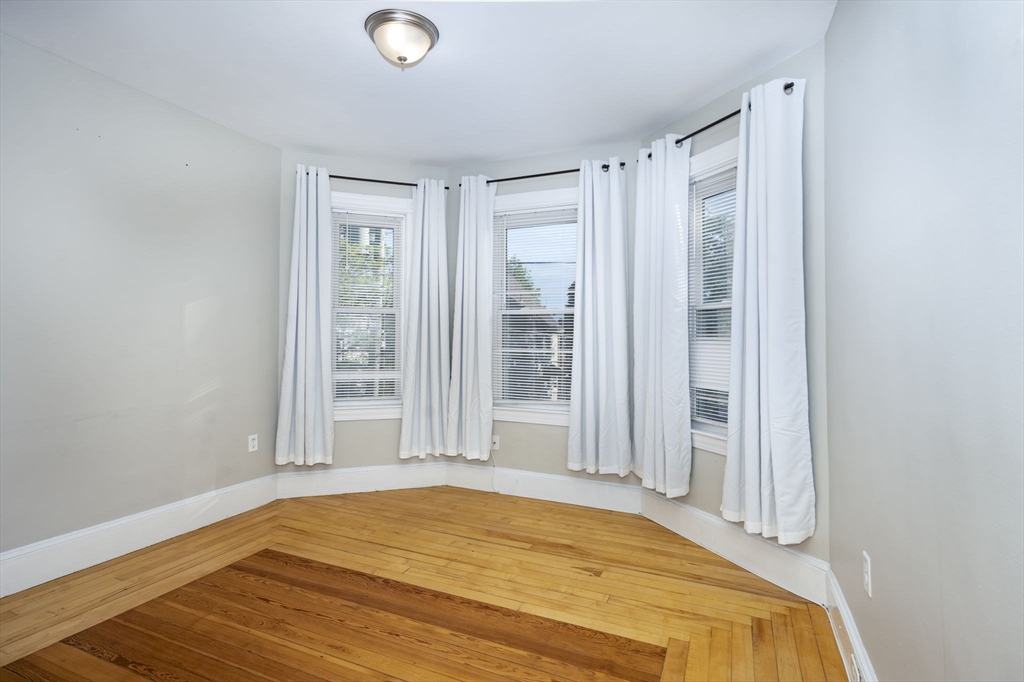 90 Safford St # 2