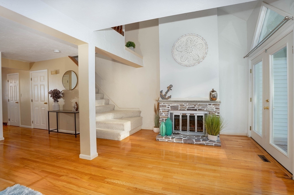 25 Church St # 2