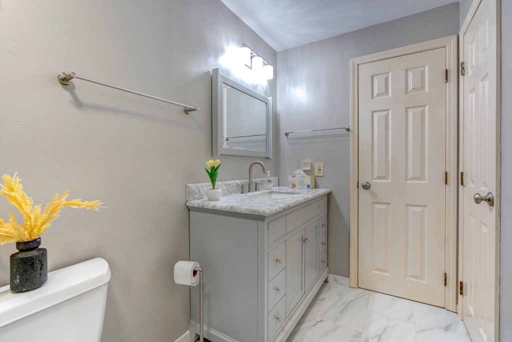 25 Church St # 2