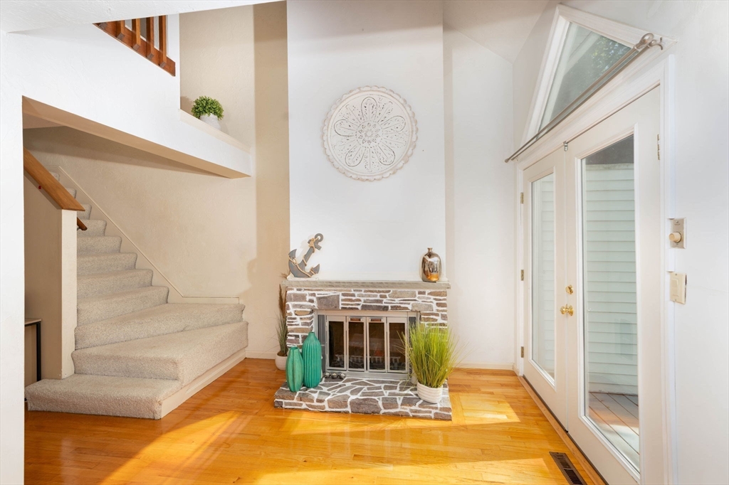 25 Church St # 2