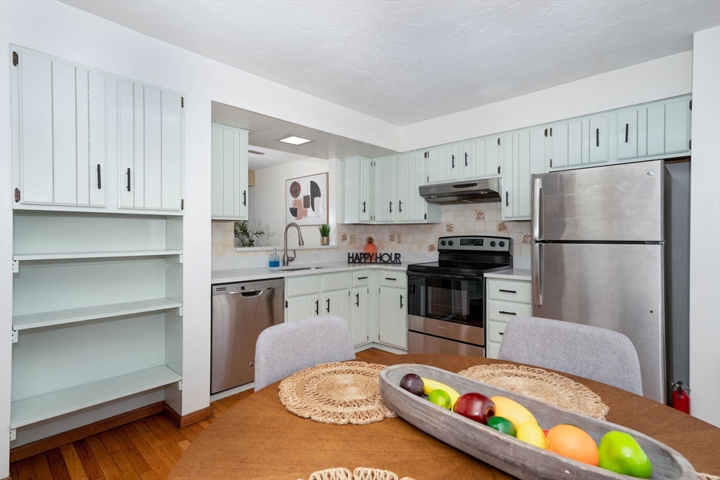 25 Church St # 2