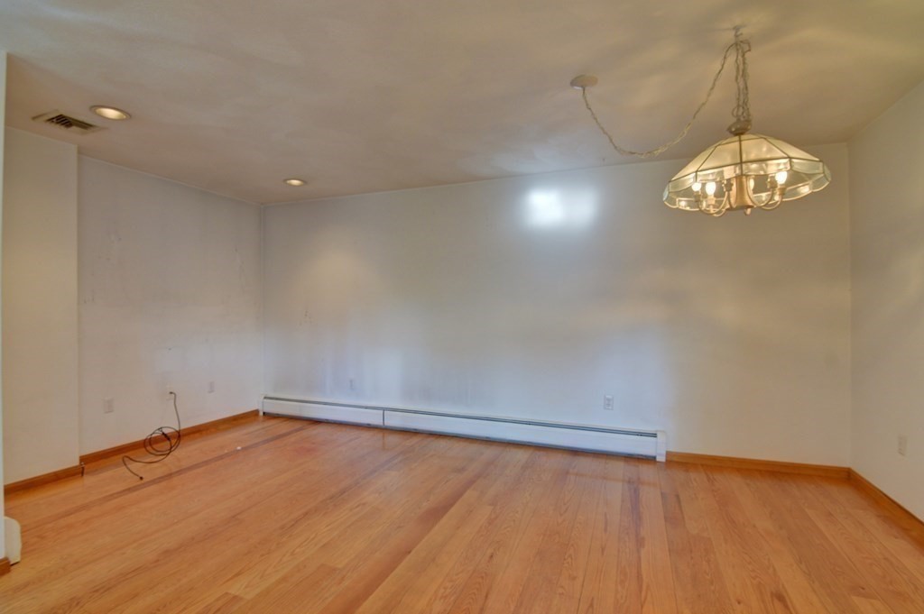 54 Mary St # C