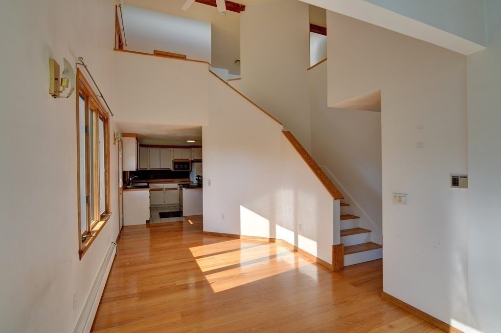 54 Mary St # C