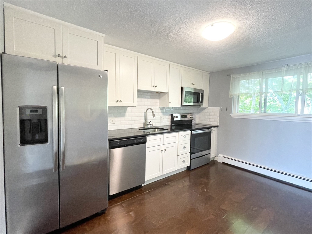 4 Woodcrest Ct # 5