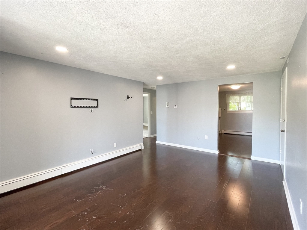 4 Woodcrest Ct # 5