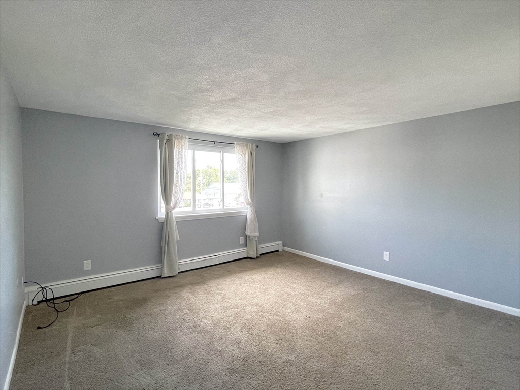 4 Woodcrest Ct # 5