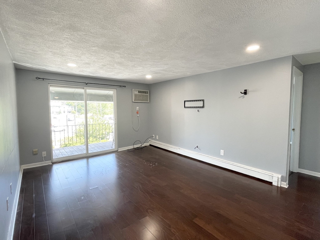 4 Woodcrest Ct # 5