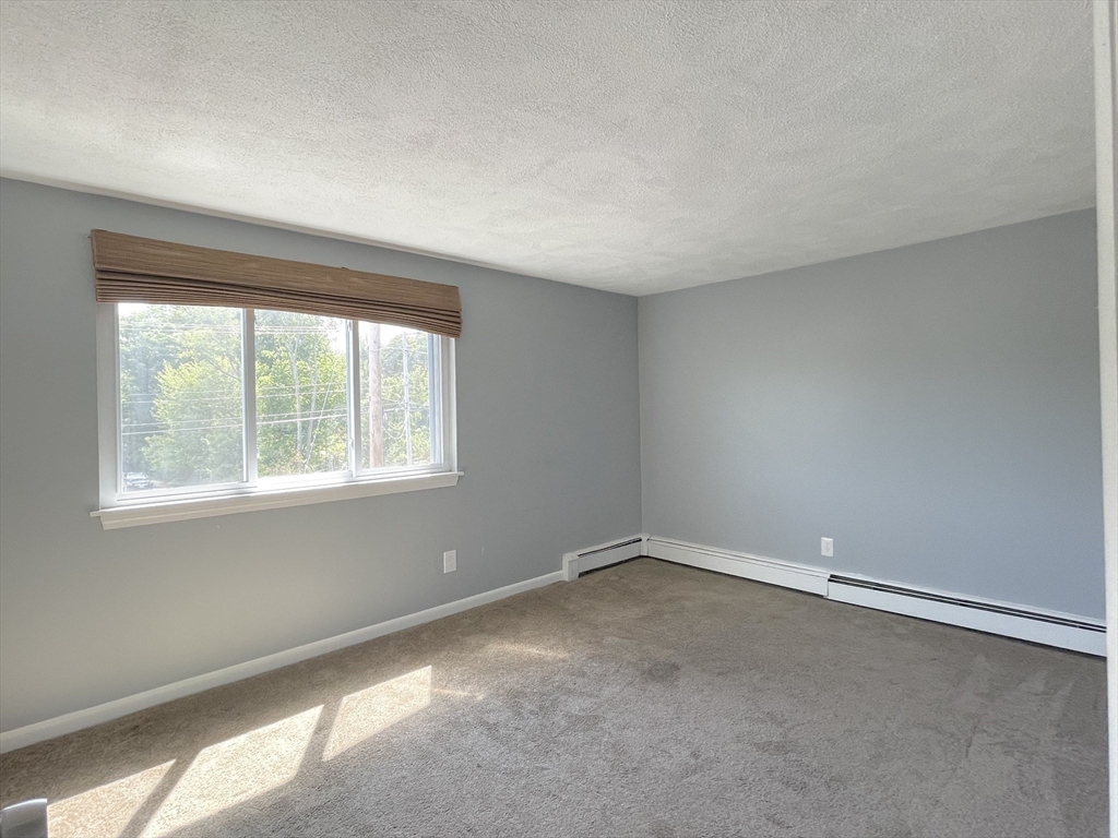4 Woodcrest Ct # 5