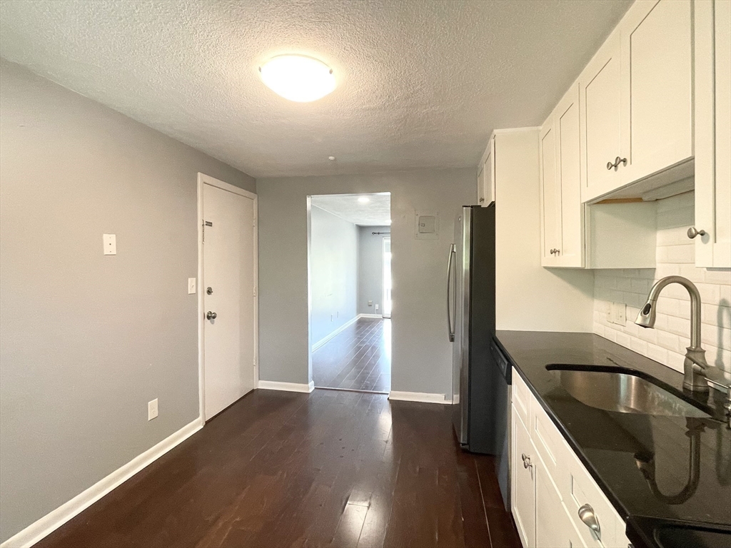 4 Woodcrest Ct # 5