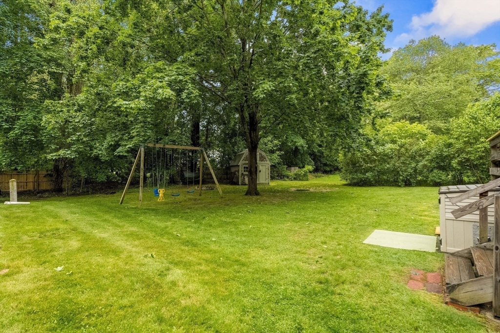 445 W Pond Street