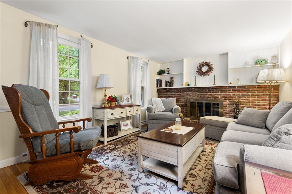445 W Pond Street
