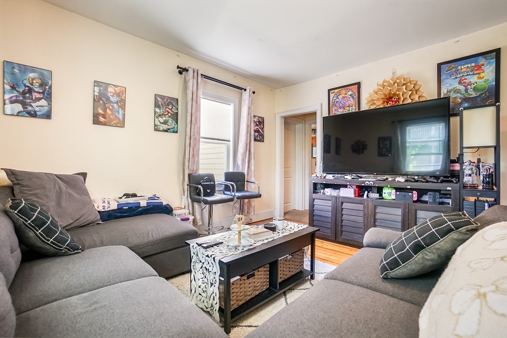 128/130 S Walnut St