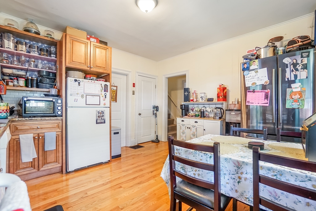 128/130 S Walnut St