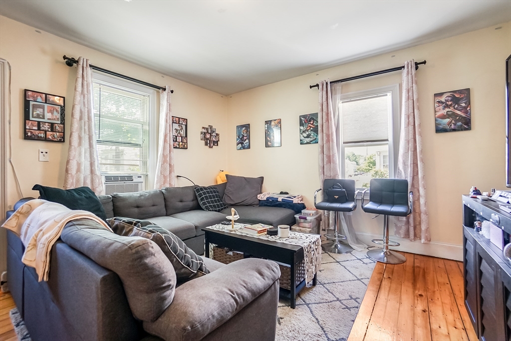 128/130 S Walnut St