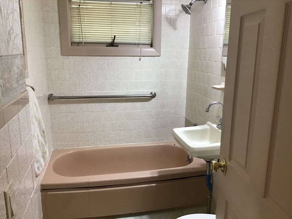 23 White Horse Rd