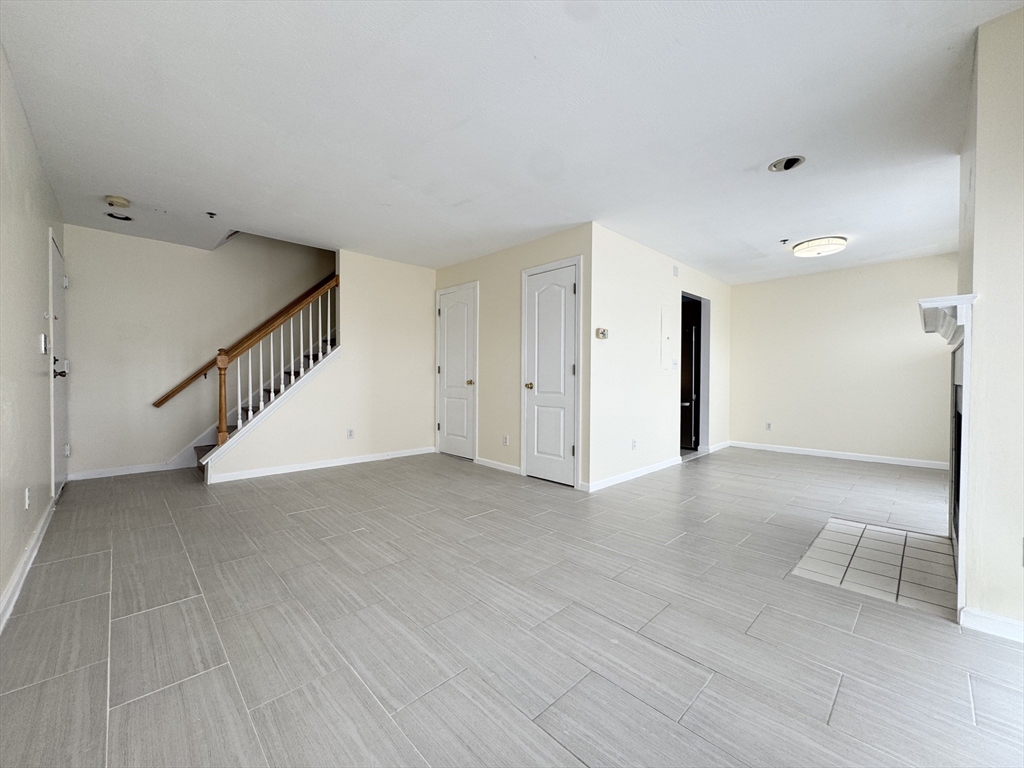 200 Falls Blvd # G302
