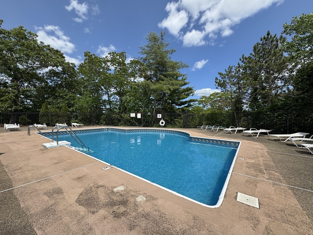 200 Falls Blvd # G302