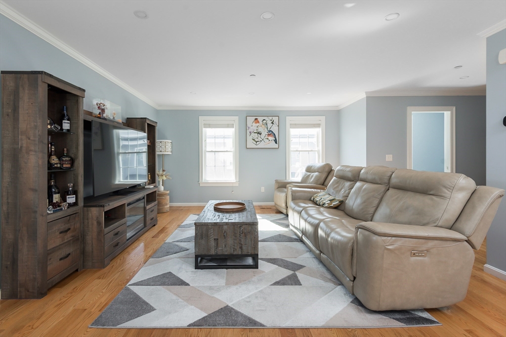 27 Mill St # B