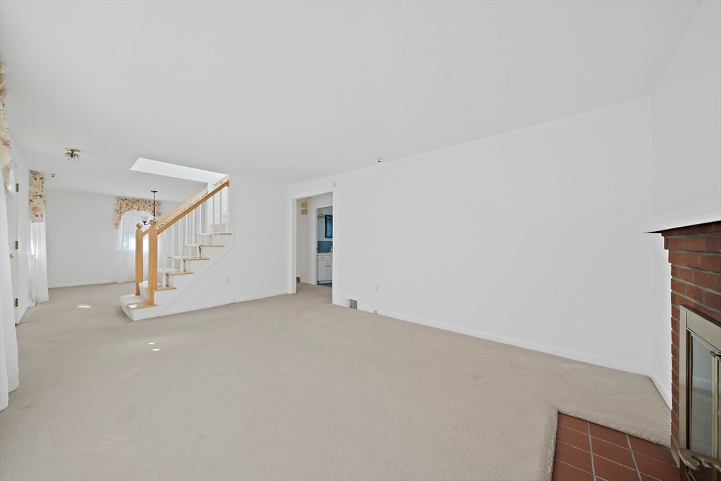 2 Winstead Rd