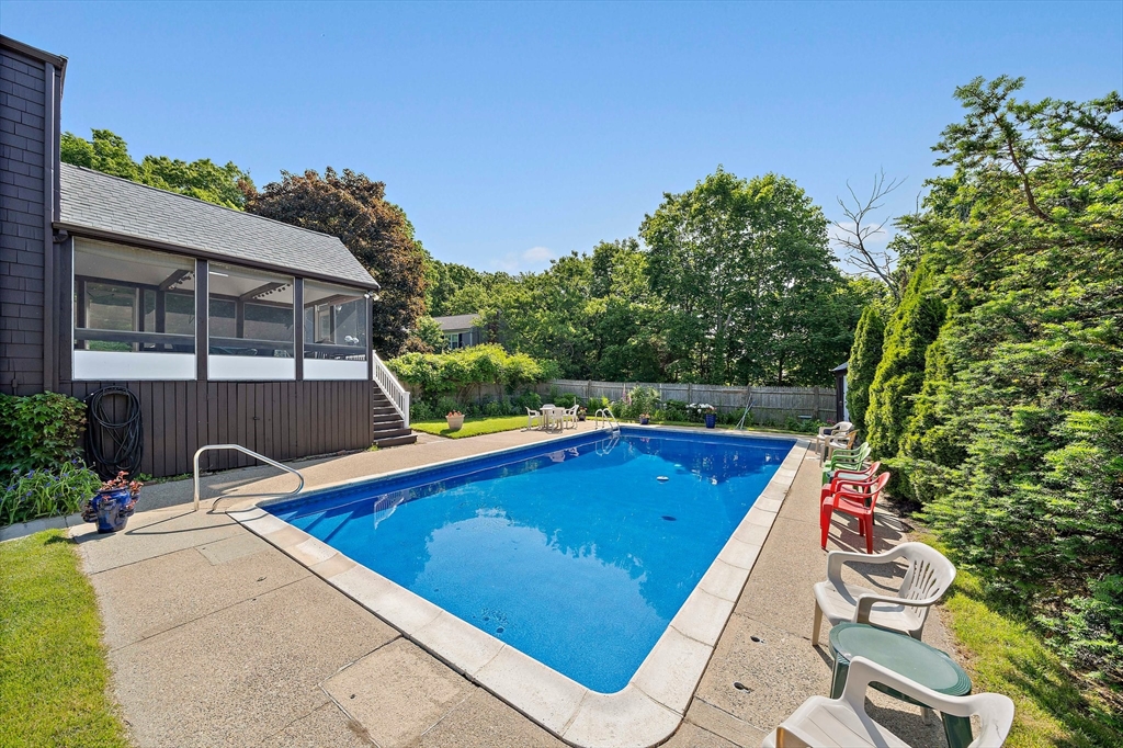 2 Winstead Rd