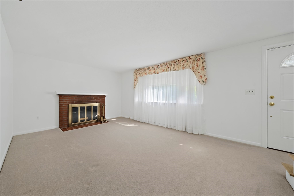 2 Winstead Rd