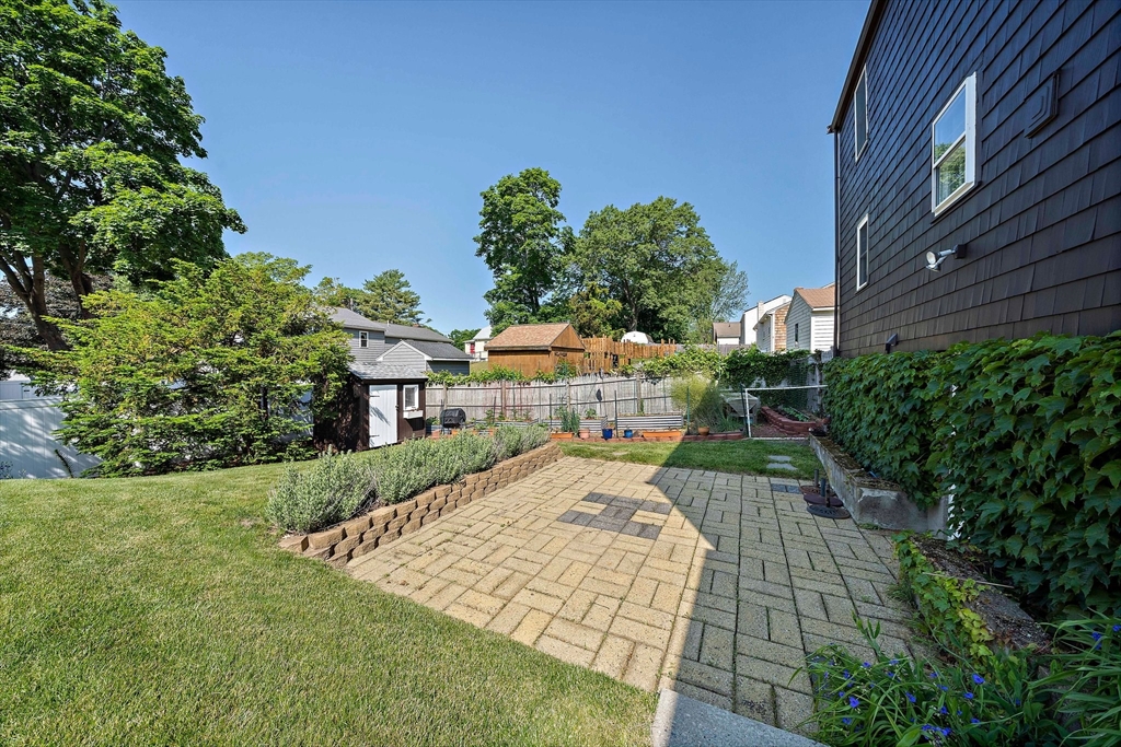 2 Winstead Rd