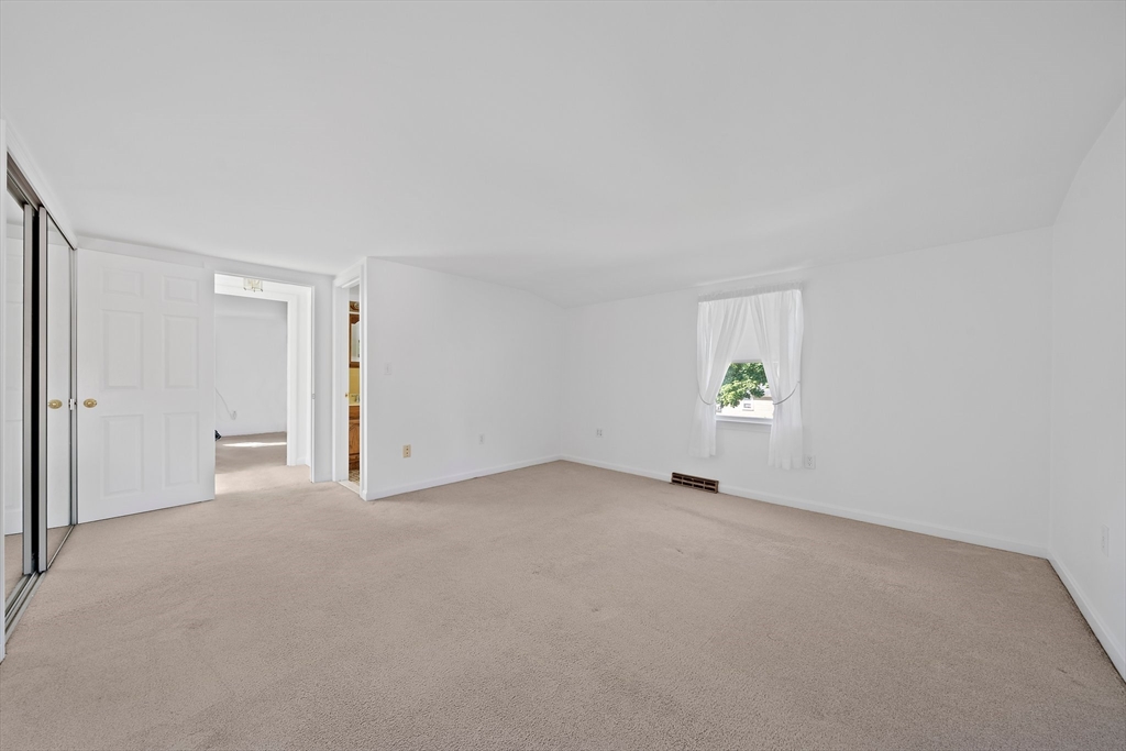 2 Winstead Rd