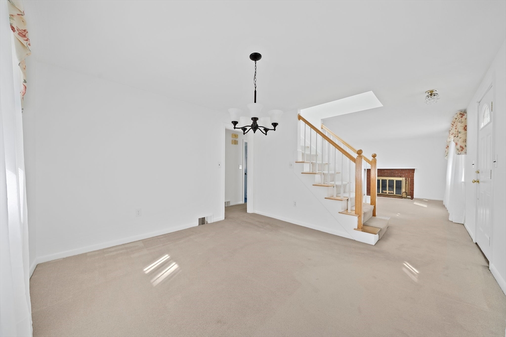 2 Winstead Rd
