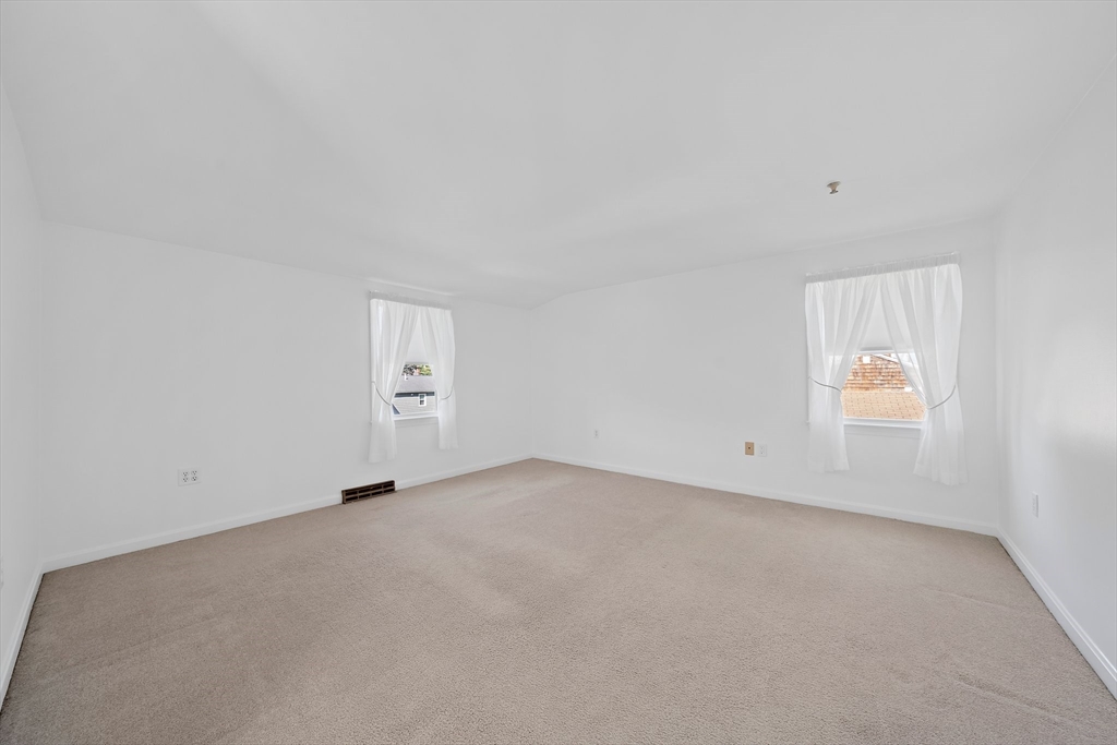 2 Winstead Rd
