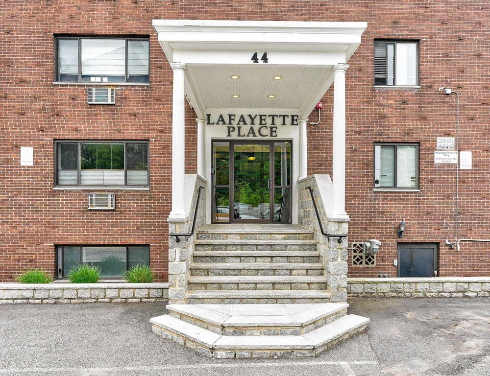 44 Lafayette Ave # 507