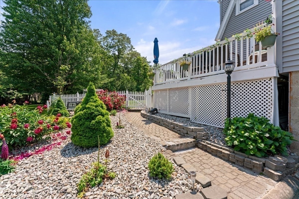 74 Rice Ave