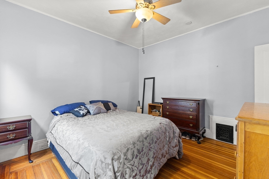 202 Rochambeau Ave # 2
